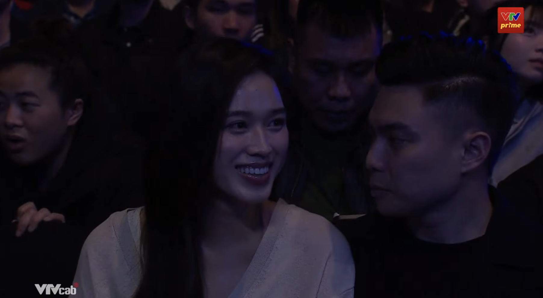 Sở th&iacute;ch ri&ecirc;ng tư của Tổng gi&aacute;m đốc Viết Vương v&agrave; Đỗ H&agrave; bị lộ tr&ecirc;n s&oacute;ng trực tiếp- Ảnh 2.