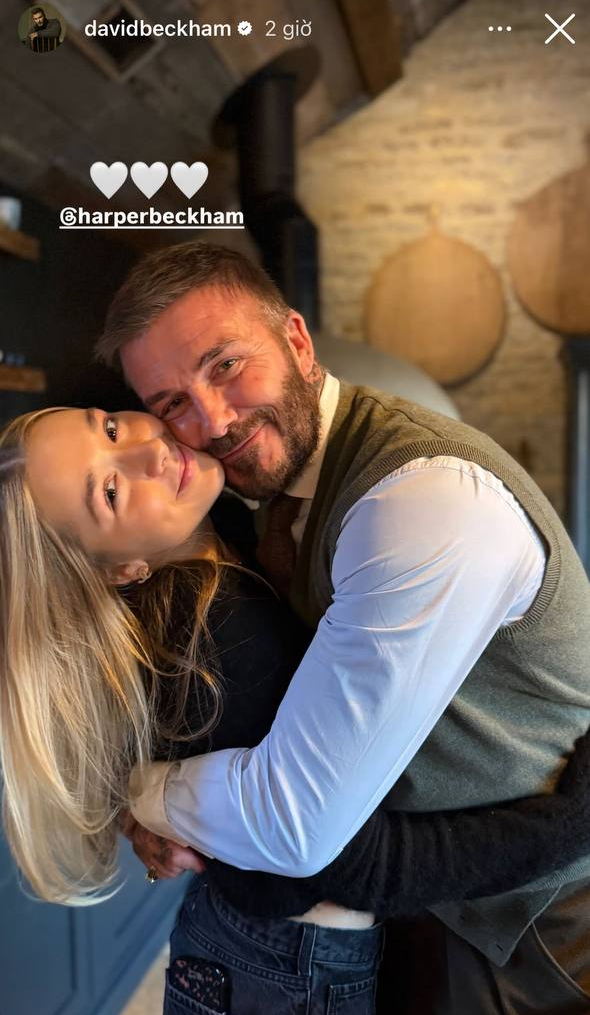 Cách tiểu thư út Harper "chữa lành" cho bố - David Beckham - giữa lúc bị con cả đối xử tệ bạc - Ảnh 2. Cách tiểu thư út Harper "chữa lành" cho bố - David Beckham - giữa lúc bị con cả đối xử tệ bạc - Ảnh 2.