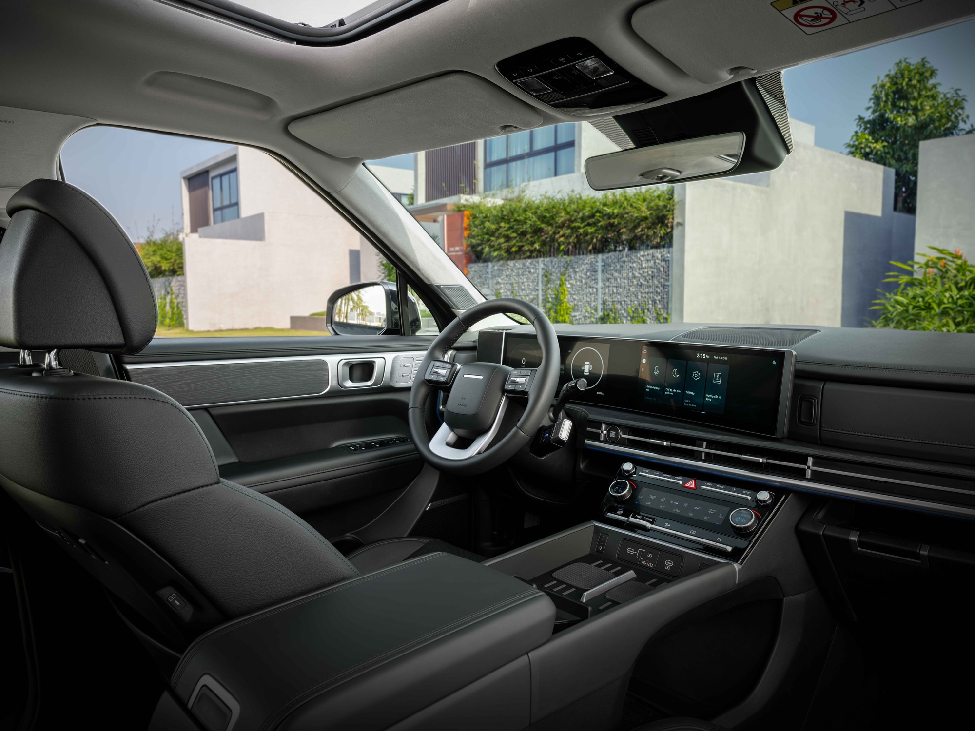 Điểm danh loạt xe ra mắt Việt Nam th&aacute;ng cuối năm: Trải d&agrave;i nhiều ph&acirc;n kh&uacute;c, c&oacute; cả si&ecirc;u xe, th&ecirc;m một mẫu tải van lần đầu xuất hiện- Ảnh 2.