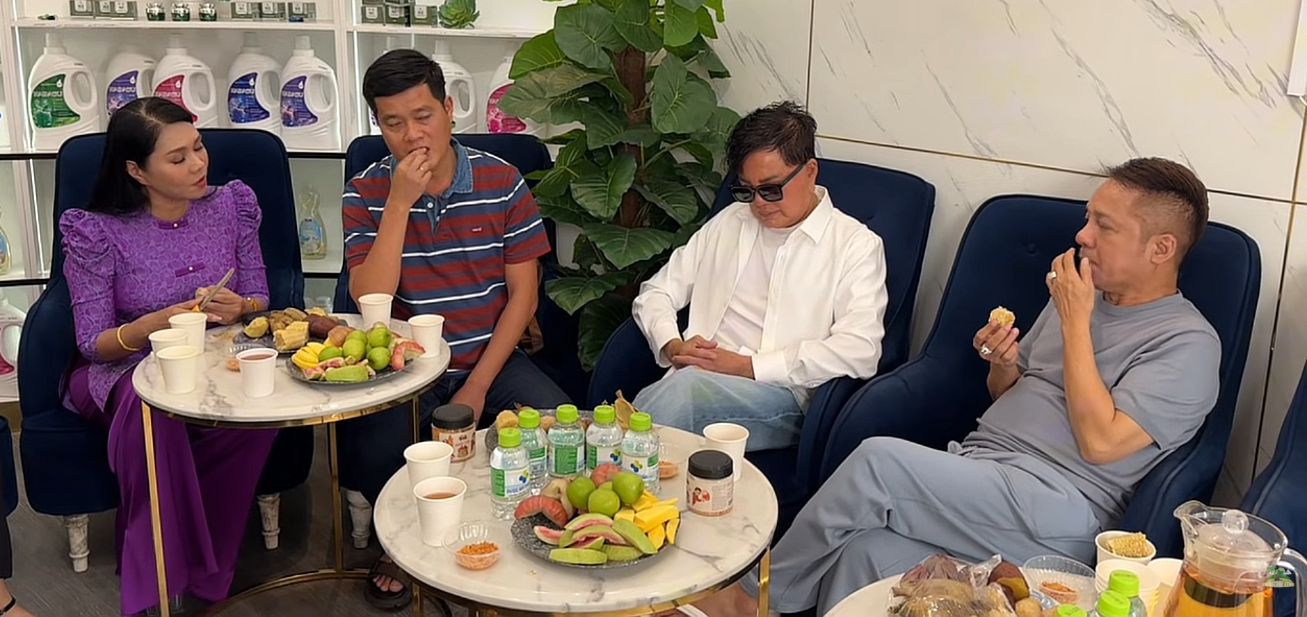 Tr&ugrave;m Điền Qu&acirc;n Khương Dừa họp n&oacute;ng 3 nghệ sĩ sau khi tạm đ&oacute;ng cửa cơ sở kinh doanh- Ảnh 1.