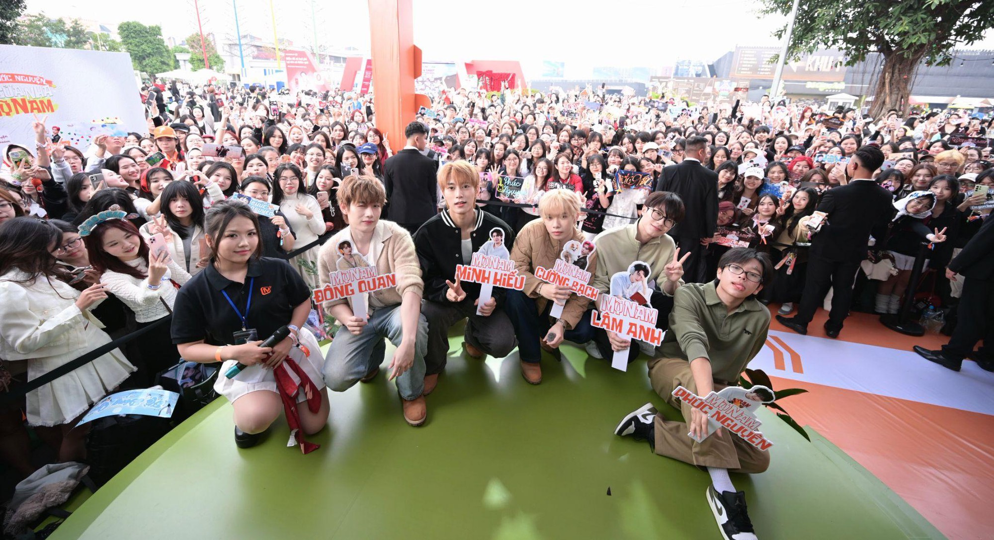 Phim tương t&aacute;c c&ugrave;ng thần tượng đầu ti&ecirc;n tại Việt Nam l&ecirc;n s&oacute;ng- Ảnh 1.