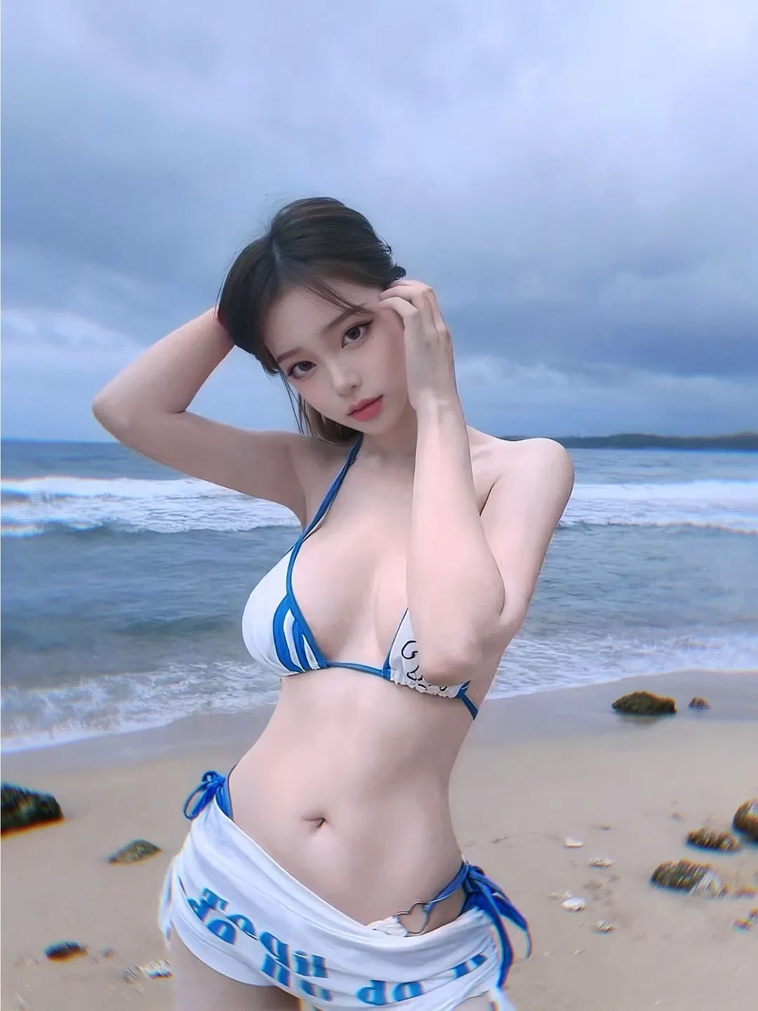 Tr&agrave;o lưu sử dụng &ldquo;hot girl ảo&rdquo;, gợi cảm nhờ d&ograve;ng prompt nhưng vẫn khiến nhiều người tin l&agrave; thật- Ảnh 3.