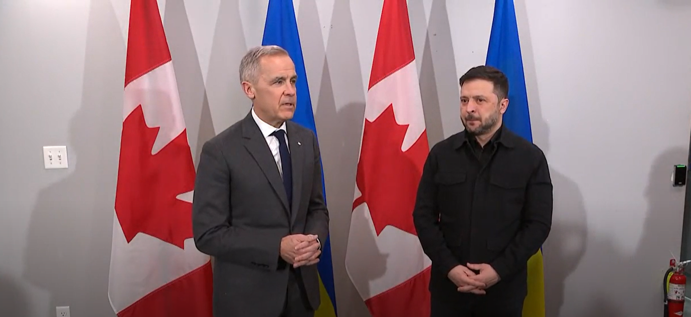 Tr&ecirc;n đường đến Mỹ, tổng thống Ukraine nhận &ldquo;tin vui&rdquo; - Ảnh 1.