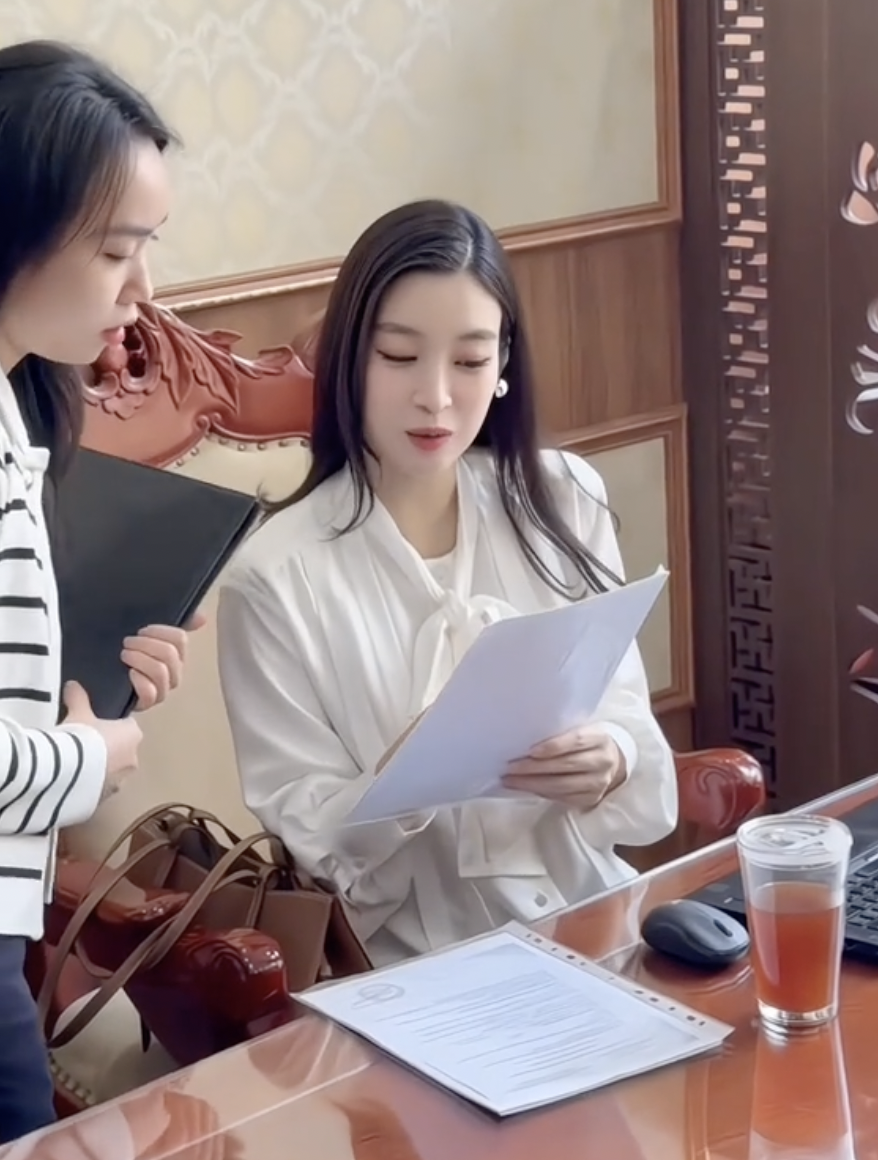 Đỗ Mỹ Linh trổ t&agrave;i cắm hoa, khoe cuộc sống "d&acirc;u h&agrave;o m&ocirc;n", v&oacute;c d&aacute;ng g&acirc;y ch&uacute; &yacute; giữa tin đồn mang bầu lần 2 - Ảnh 7.