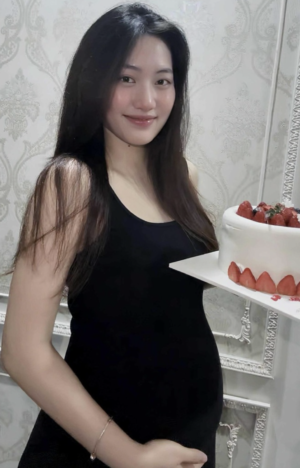 Hoa kh&ocirc;i b&oacute;ng chuyền Việt Hương c&oacute; tin vui với thiếu gia Sơn La, bụng bầu vượt mặt visual vẫn cực đỉnh- Ảnh 1.