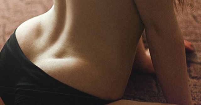 Phụ nữ c&oacute; 2 l&otilde;m 1 lồi: Dấu hiệu sức khỏe tốt, trẻ l&acirc;u v&agrave; đời sống vợ chồng vi&ecirc;n m&atilde;n- Ảnh 1.