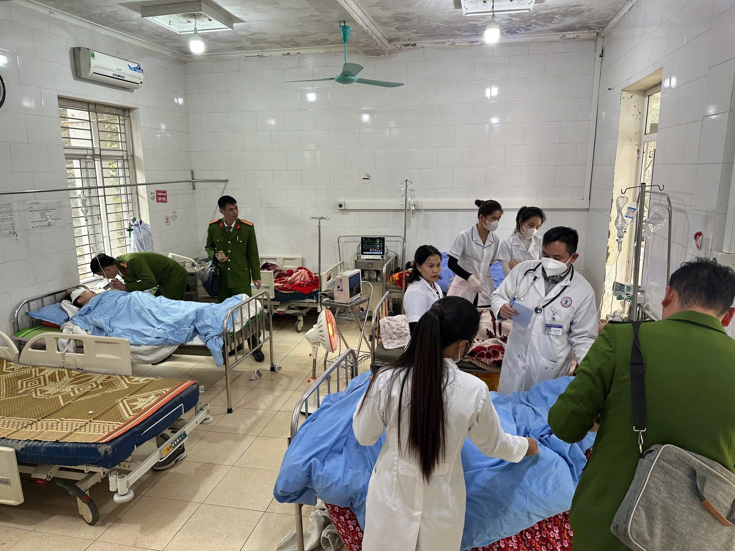 Th&ocirc;ng tin mới nhất vụ lật xe kh&aacute;ch chở đo&agrave;n từ thiện khiến 9 người tử vong - Ảnh 4.