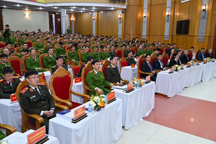 Bộ Công an báo động tình trạng lừa đảo trực tuyến gây thiệt hại gần 40 . 000 Tỉ đồng - Ảnh 2. Bộ Công an báo động tình trạng lừa đảo trực tuyến gây thiệt hại gần 40 . 000 Tỉ đồng - Ảnh 2.