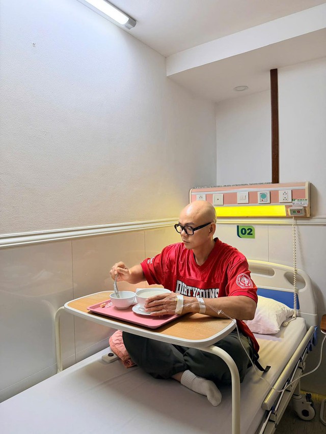 T&igrave;nh trạng suy kiệt của nam ca sĩ đ&igrave;nh đ&aacute;m- Ảnh 3.