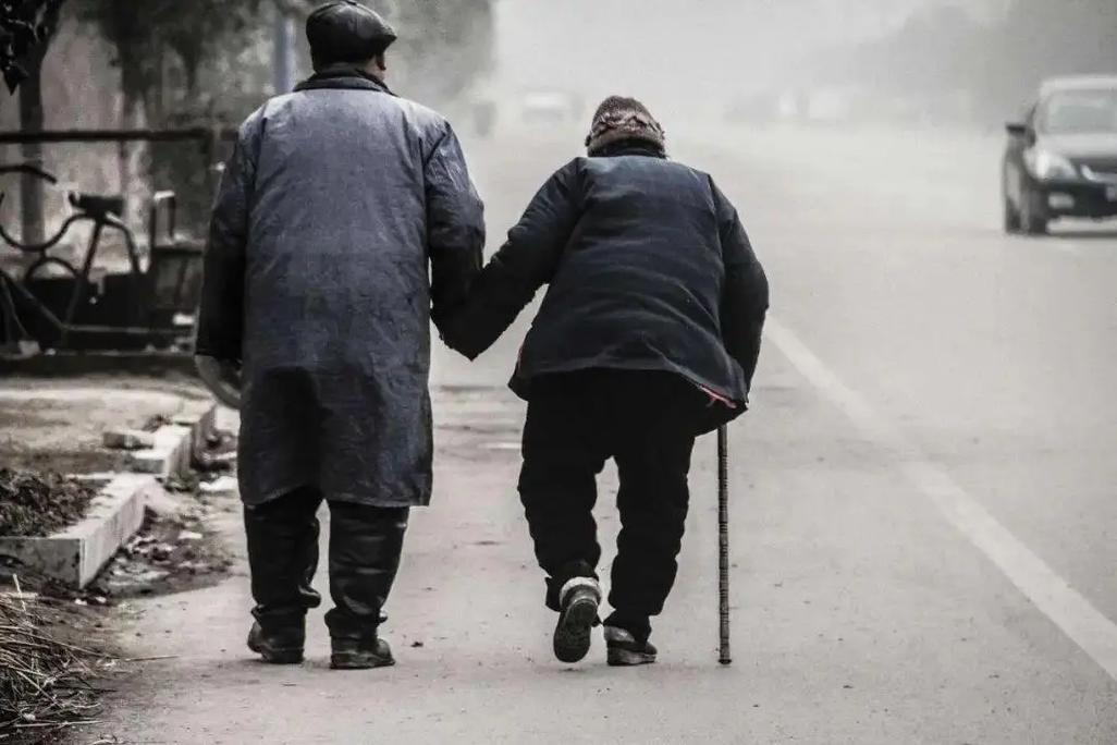 5 kiểu hiếu thảo khiến cha mẹ lo lắng v&agrave; kh&ocirc;ng muốn nhận - Ảnh 1.