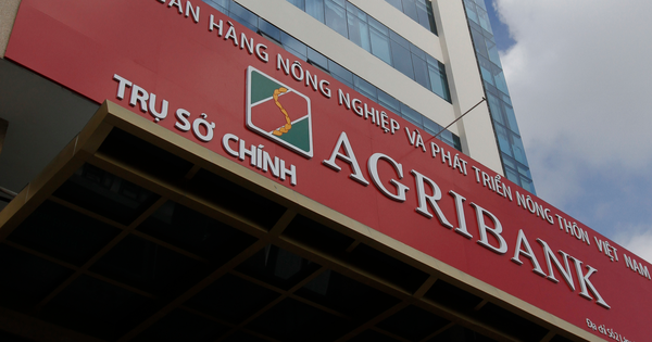 Gi&aacute; v&agrave;ng tối nay tiếp tục giảm mạnh - Ảnh 2.