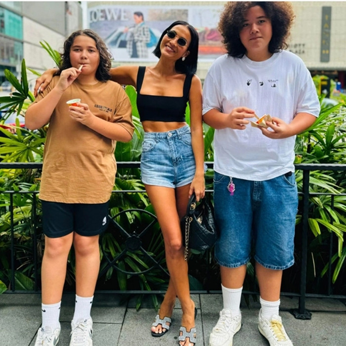 "G&aacute;i nhảy" Bằng Lăng: Giải nghệ theo chồng T&acirc;y, ở biệt thự 5.000m2, hạnh ph&uacute;c giản đơn b&ecirc;n gia đ&igrave;nh - Ảnh 9.