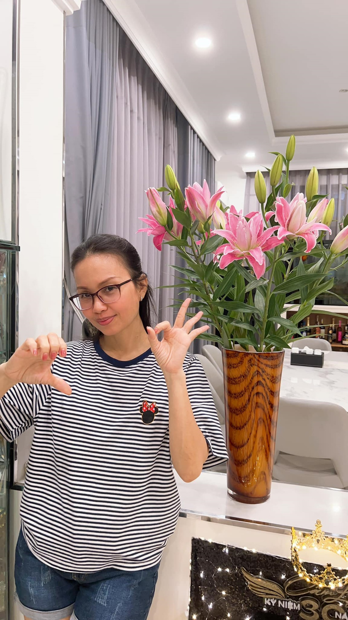 Ca sĩ ở biệt thự 20 tỷ, chồng là nhân vật tiếng tăm trong showbiz, em gái là vợ tỷ phú giàu nhất thế giới - Ảnh 1. Ca sĩ ở biệt thự 20 tỷ, chồng là nhân vật tiếng tăm trong showbiz, em gái là vợ tỷ phú giàu nhất thế giới - Ảnh 1.