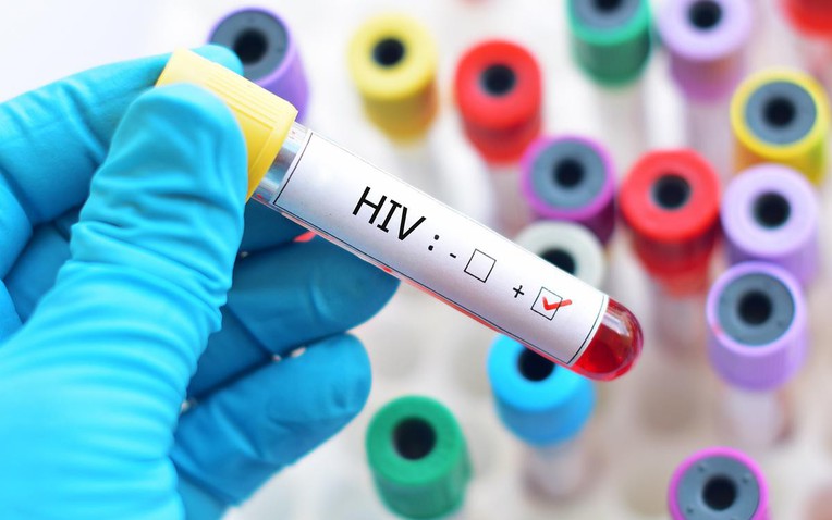 Nam shipper 30 tuổi ph&aacute;t hiện nhiễm HIV, kh&oacute;c nghẹn thừa nhận sai lầm - Ảnh 1.