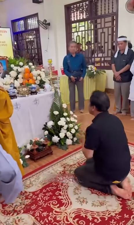 Ph&oacute; Chủ tịch Hội Điện ảnh Việt Nam về Phan Rang thắp hương cho Thương T&iacute;n, con trai chia sẻ x&uacute;c động - Ảnh 1.