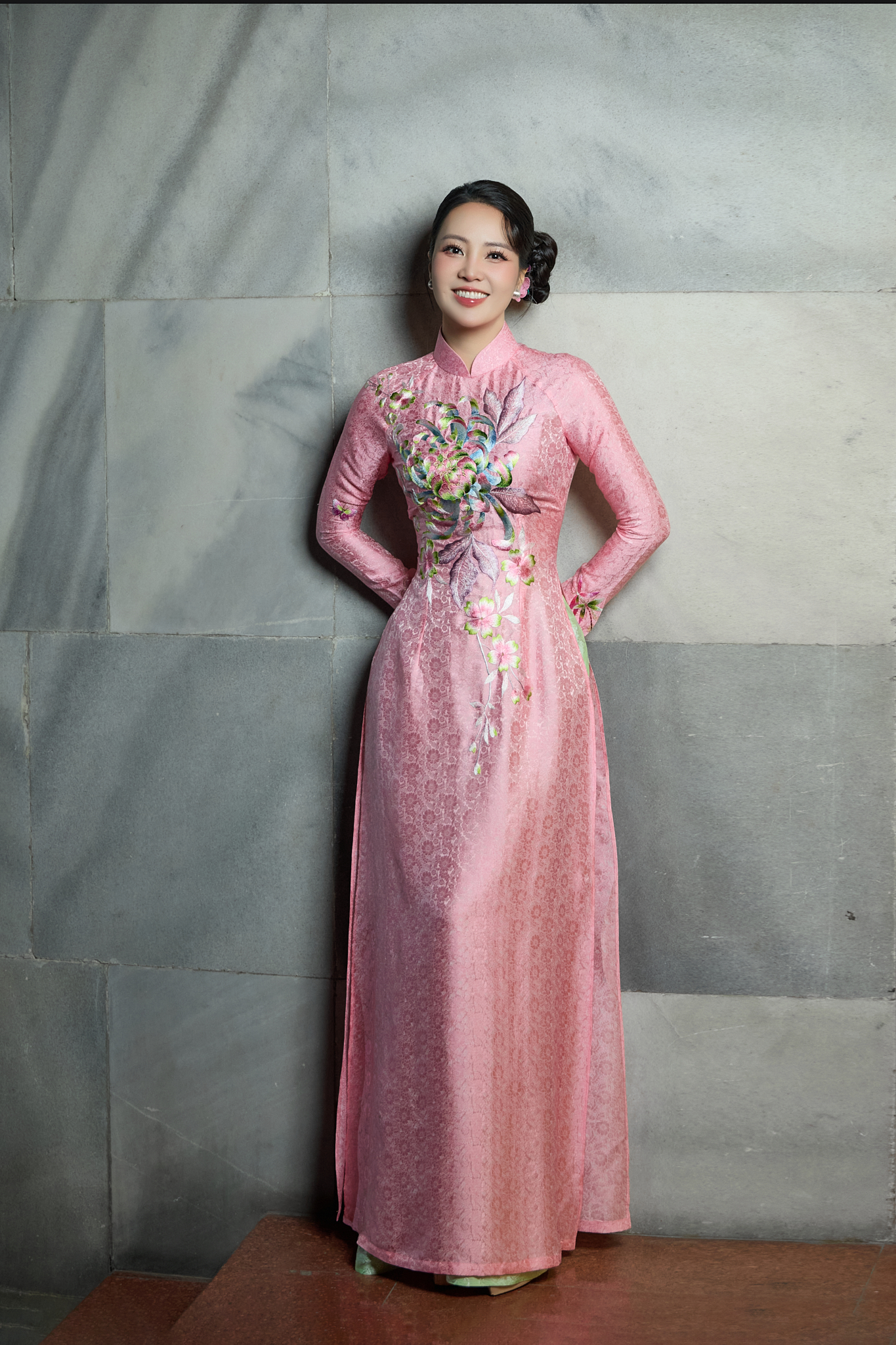 &Aacute; hậu Thụy V&acirc;n - MC Hạnh Ph&uacute;c c&ugrave;ng dẫn loạt sự kiện lớn cuối năm- Ảnh 7.