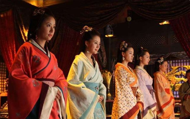 Bị đày vào lãnh cung, phi tần tưởng hết đường sống: Vì sao thái giám, cung nữ lại tranh nhau xin hầu hạ? - Ảnh 5.