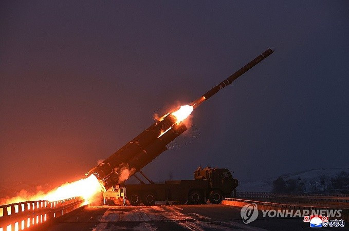 Kim Jong - un gi&aacute;m s&aacute;t vụ ph&oacute;ng thử t&ecirc;n lửa h&agrave;nh tr&igrave;nh chiến lược tầm xa của Triều Ti&ecirc;n - Ảnh 1.