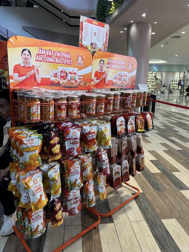 Những sản phẩm “cộp mác” tạo nên danh tiếng “Ăn Cùng Bà Tuyết” - thử là ghiền! - Ảnh 2. Những sản phẩm “cộp mác” tạo nên danh tiếng “Ăn Cùng Bà Tuyết” - thử là ghiền! - Ảnh 2.