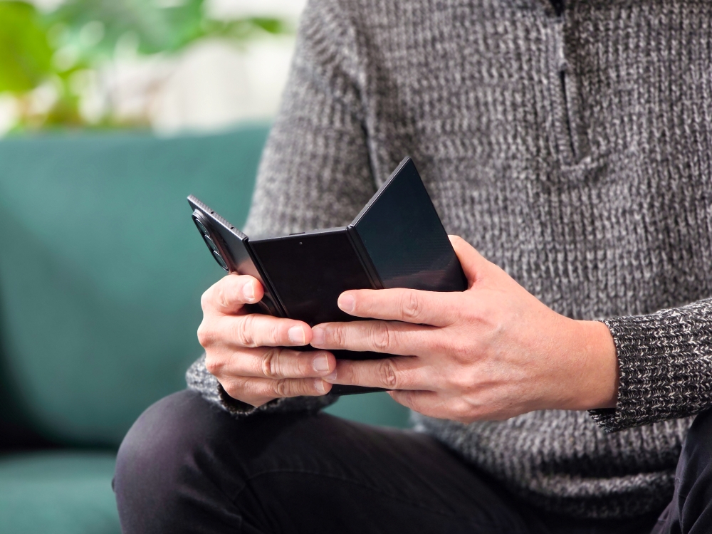 Nhà báo Nhật bay sang Hàn Quốc mua Galaxy Z TriFold: Đam mê công nghệ điện thọai gập - Ảnh 4.