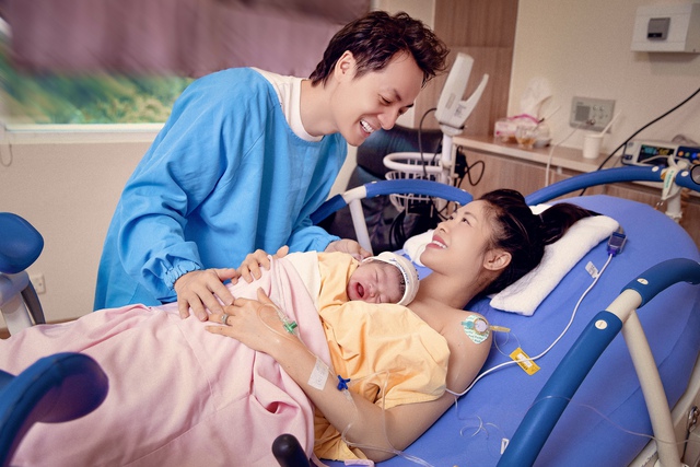 Sao Vbiz bất an vì con 2 ngày 2 đêm không ngủ, liên tục nôn ói- Ảnh 5. Sao Vbiz bất an vì con 2 ngày 2 đêm không ngủ, liên tục nôn ói- Ảnh 5.