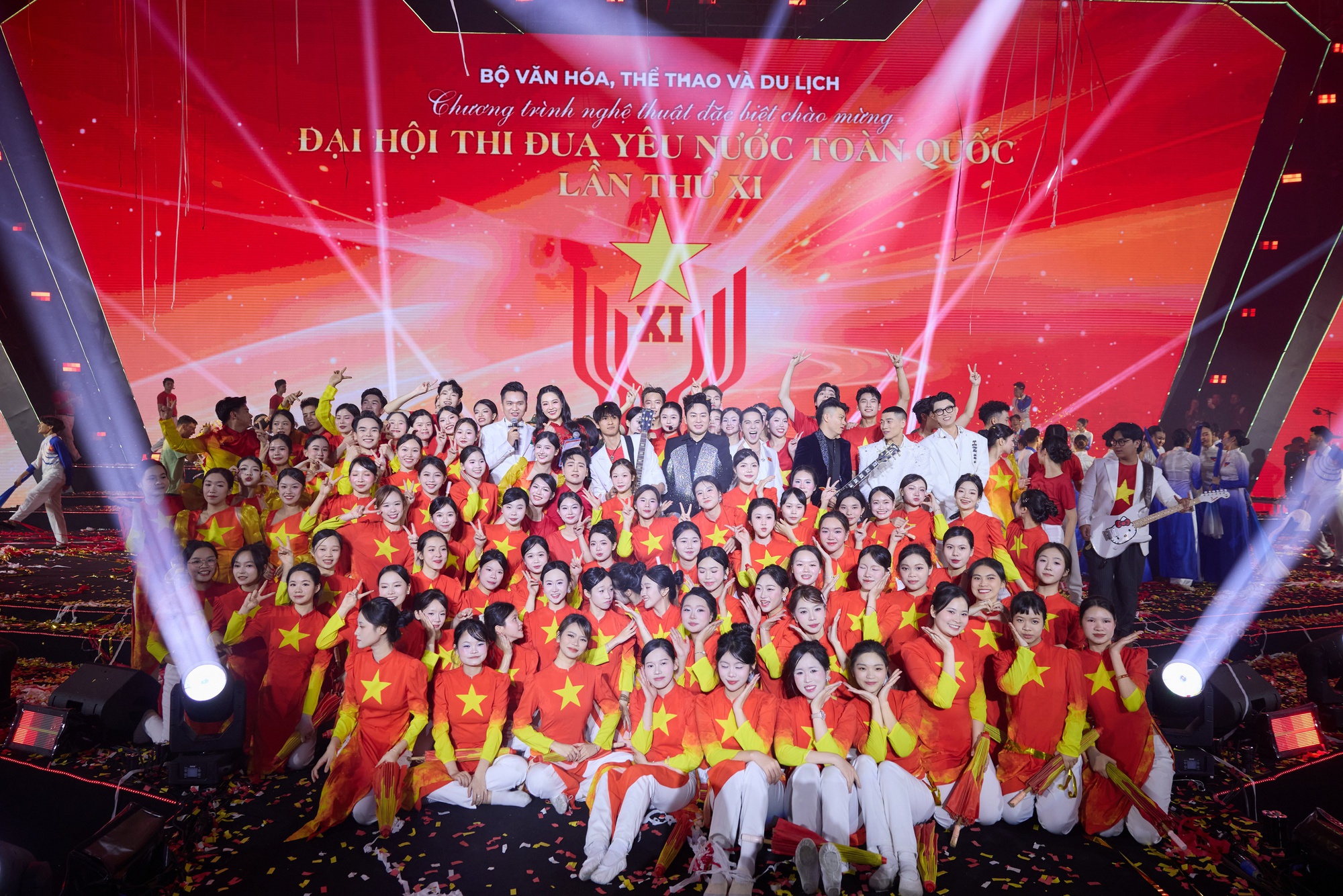 &Aacute; hậu Thụy V&acirc;n - MC Hạnh Ph&uacute;c c&ugrave;ng dẫn loạt sự kiện lớn cuối năm- Ảnh 2.