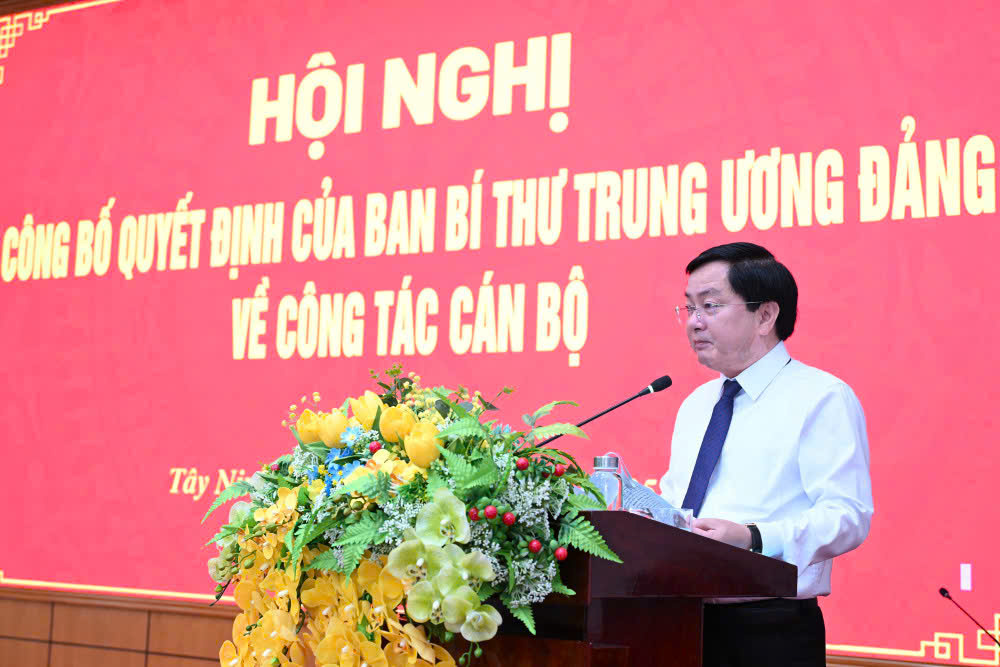 Tây Ninh công bố quyết định bổ nhiệm tân Chủ nhiệm ủy ban Kiểm tra tỉnh ủy - Ảnh 2. Tây Ninh công bố quyết định bổ nhiệm tân Chủ nhiệm ủy ban Kiểm tra tỉnh ủy - Ảnh 2.