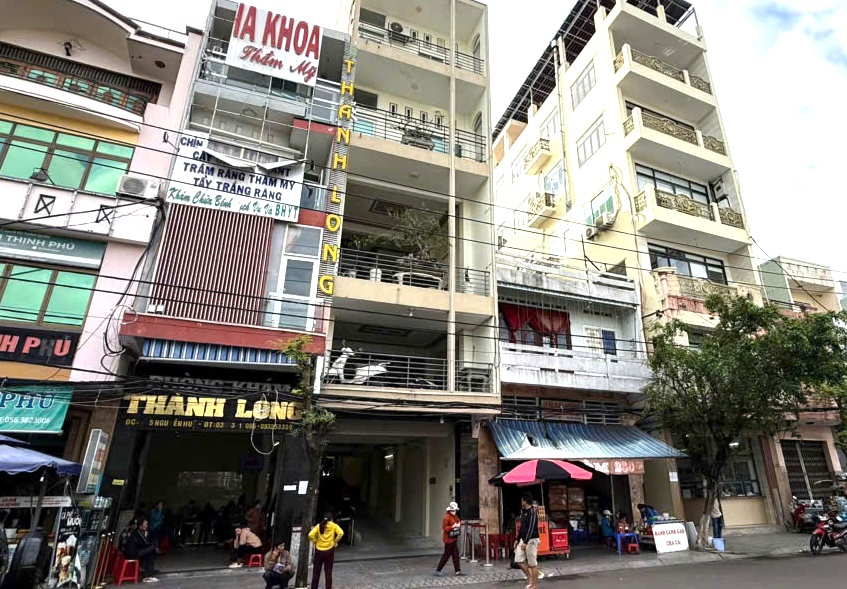 Kỷ luật b&aacute;c sĩ v&igrave; m&oacute;c nối với cơ sở kh&aacute;m chữa bệnh tư nh&acirc;n tại gia Lai - Ảnh 1.