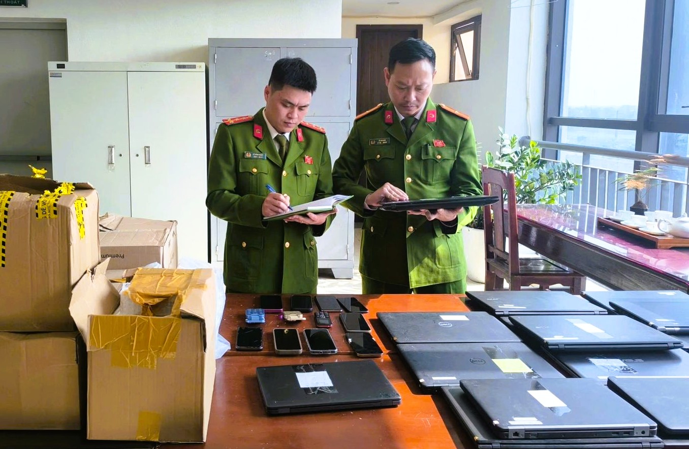 Triệt phá đường dây lừa đảo tại thanh hóa , bắt nhiều giám đốc công ty ma - Ảnh 3. Triệt phá đường dây lừa đảo tại thanh hóa , bắt nhiều giám đốc công ty ma - Ảnh 3.