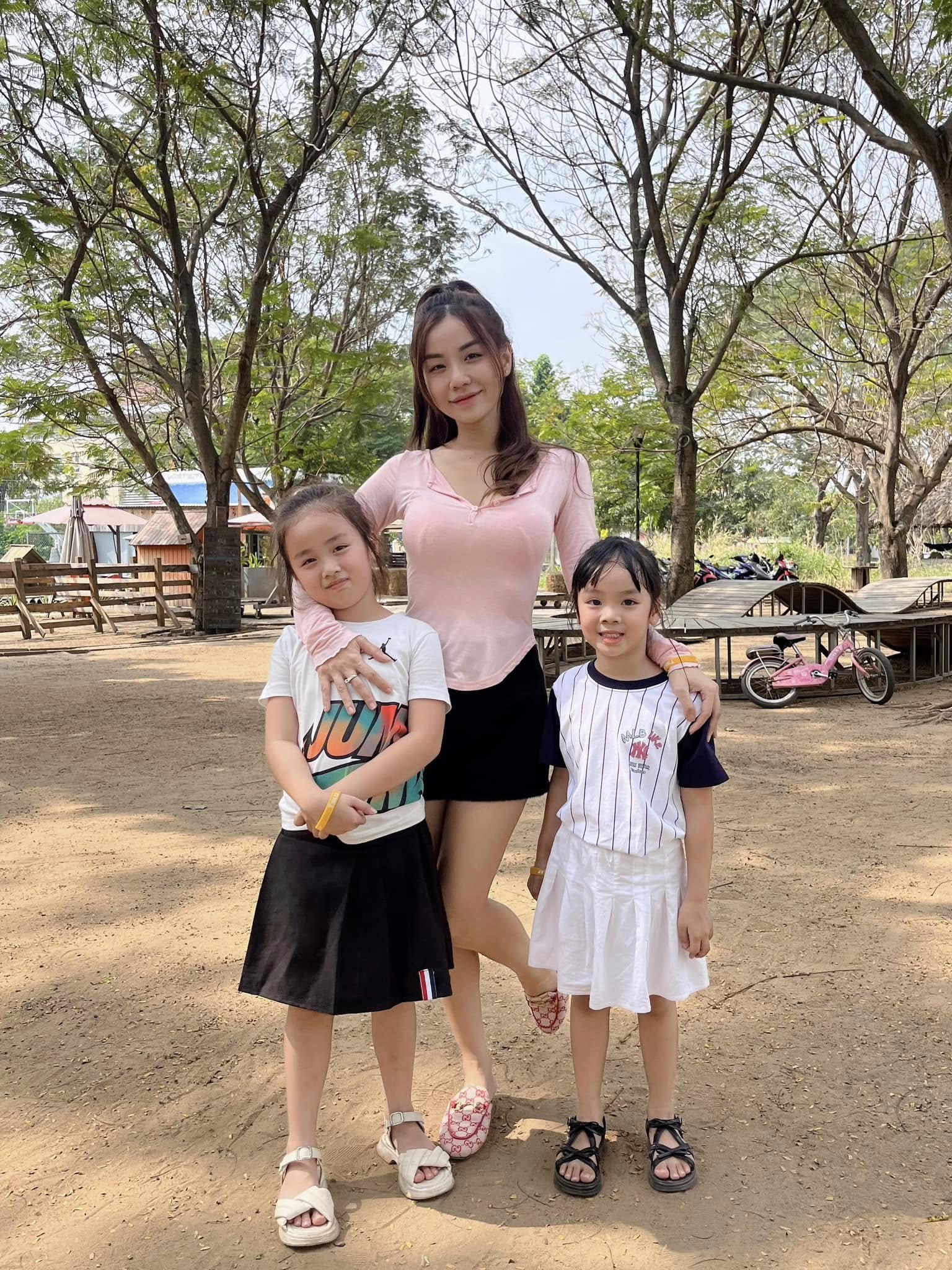 Nhan sắc mẹ đơn thân 2 con khiến nam ca sĩ Việt nổi tiếng si mê, làm đám cưới hoành tráng- Ảnh 1.