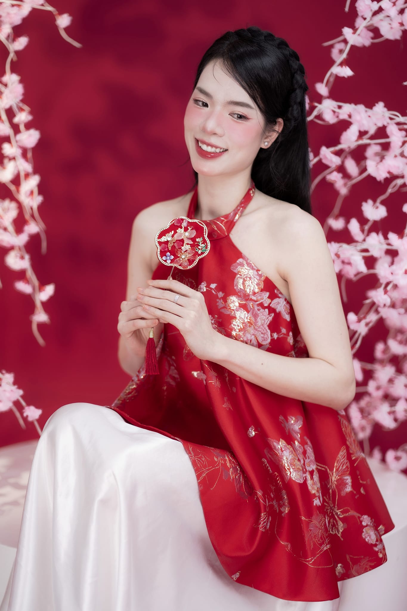 Nhan sắc như thiên thần của VĐV cầm cờ cho đoàn Việt Nam tại SEA Games 33 7 Visual sáng bừng của búp bê bóng chuyền Lê Thanh Thuý cầm cờ cho đoàn Việt Nam tại SEA Games 33- Ảnh 10.