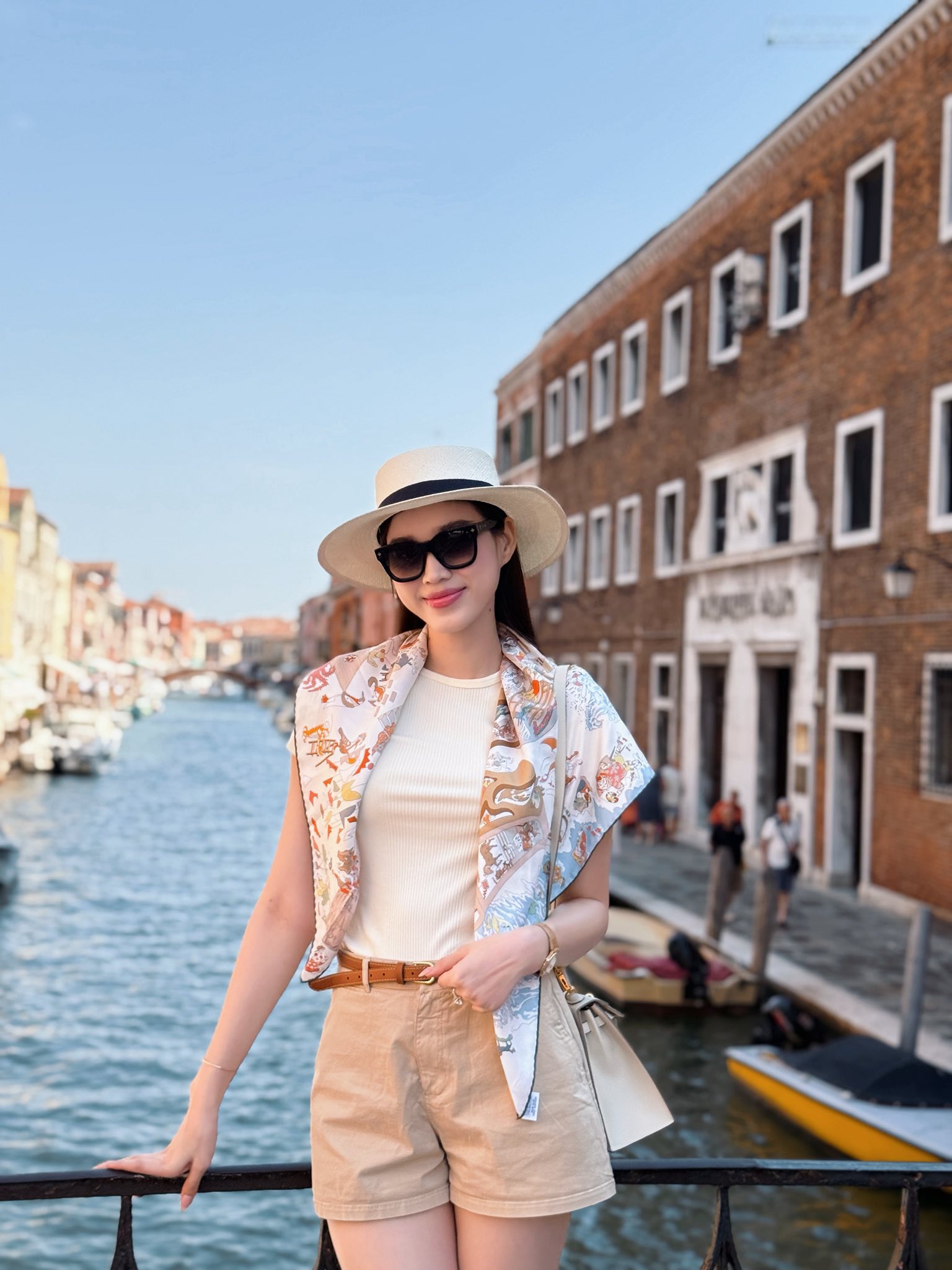 Hoa hậu Đỗ Hà vướng chỉ trích- Ảnh 6. Hoa hậu Đỗ Hà vướng chỉ trích- Ảnh 6.