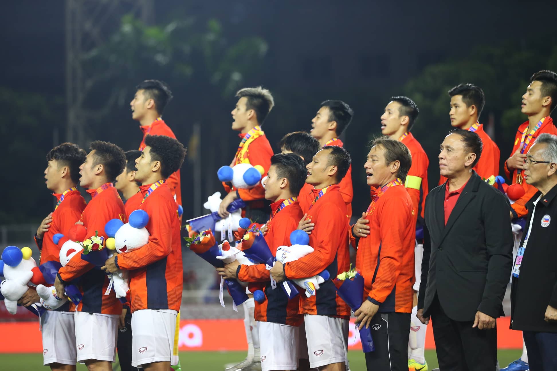Diễn biến U22 Việt Nam vs U22 Lào: "Mưa bàn thắng" mở đường cho giấc mơ vàng? - Ảnh 2.