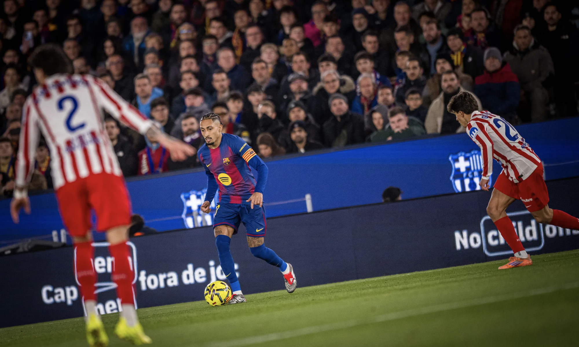 Barcelona ngược dòng hạ Atlético, vững ngôi đầu LaLiga - Ảnh 1.