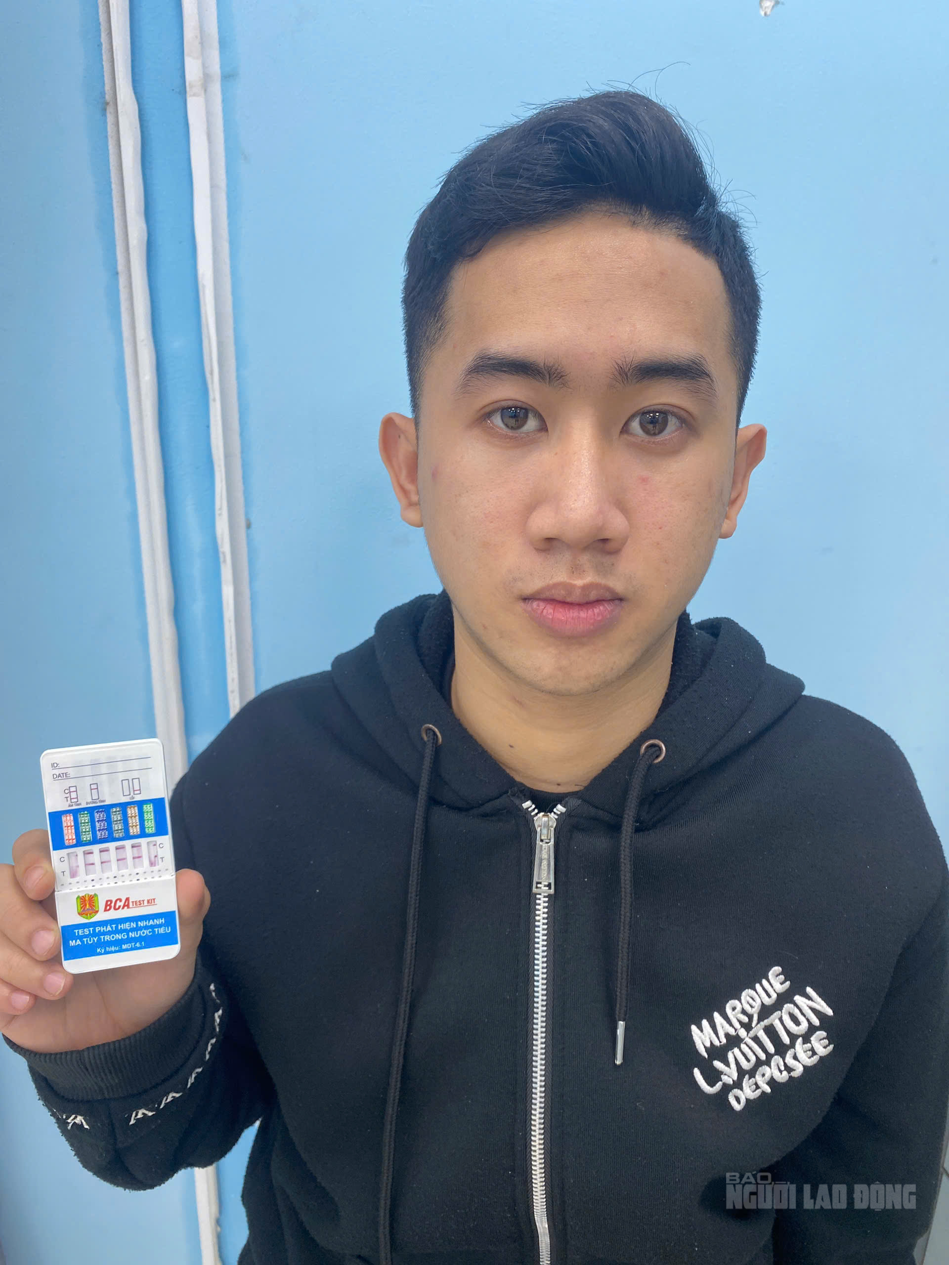 Sinh vi&ecirc;n mua ma t&uacute;y ở Đ&agrave; Nẵng bị triệt ph&aacute; trong đường d&acirc;y cỏ Mỹ - Ảnh 2.