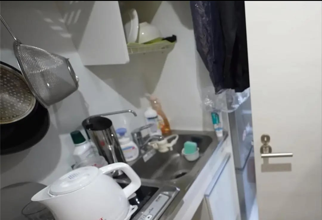 Căn phòng 8m² gây sốc giữa Hồng Kông, nhỏ như hộp diêm nhưng chủ nhân khẳng định: Không muốn xa rời- Ảnh 7. Căn phòng 8m² gây sốc giữa Hồng Kông, nhỏ như hộp diêm nhưng chủ nhân khẳng định: Không muốn xa rời- Ảnh 7.