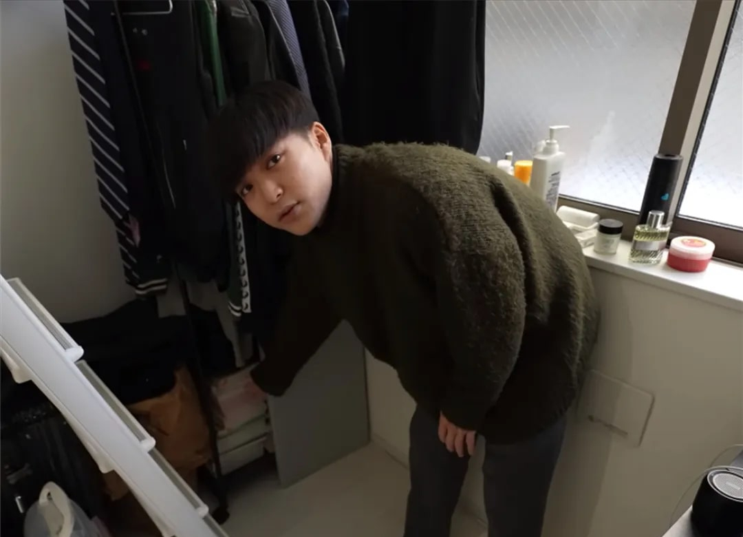 Căn phòng 8m² gây sốc giữa Hồng Kông, nhỏ như hộp diêm nhưng chủ nhân khẳng định: Không muốn xa rời- Ảnh 5. Căn phòng 8m² gây sốc giữa Hồng Kông, nhỏ như hộp diêm nhưng chủ nhân khẳng định: Không muốn xa rời- Ảnh 5.