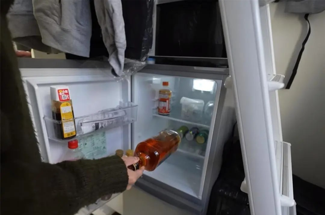 Căn phòng 8m² gây sốc giữa Hồng Kông, nhỏ như hộp diêm nhưng chủ nhân khẳng định: Không muốn xa rời- Ảnh 15. Căn phòng 8m² gây sốc giữa Hồng Kông, nhỏ như hộp diêm nhưng chủ nhân khẳng định: Không muốn xa rời- Ảnh 15.