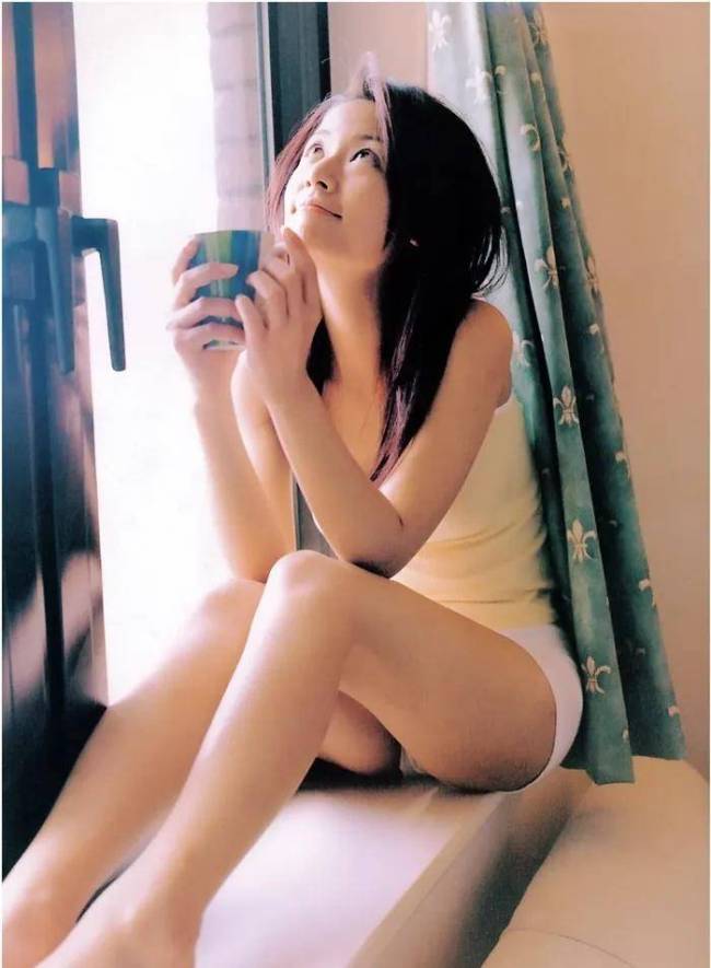 L&acirc;m T&acirc;m Như hở bạo khoe da thịt kiếm 17 tỷ đồng- Ảnh 3.