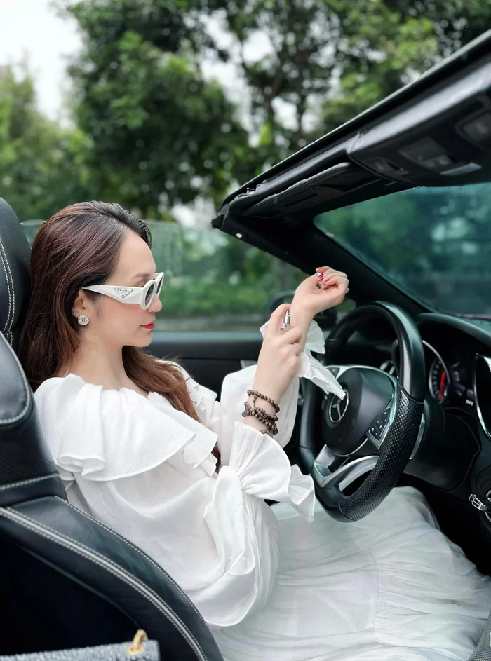 Khối tài sản siêu "khủng" của vợ chồng Tuấn Hưng - Ảnh 3. Khối tài sản siêu "khủng" của vợ chồng Tuấn Hưng - Ảnh 3.