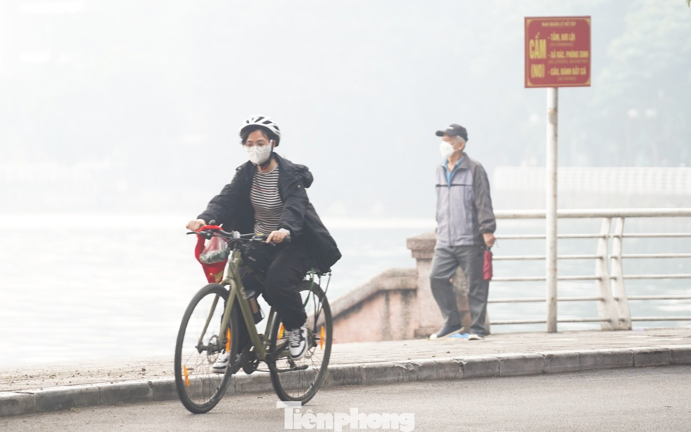 Hà Nội áp dụng drone và công nghệ phun sương giảm ô nhiễm không khí - Ảnh 1.