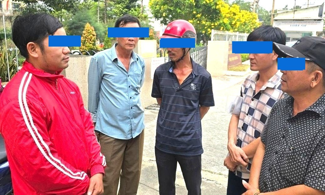 Cưỡng chế toàn bộ 50 căn nhà xây trái phép trên đất người khác ở TPHCM - Ảnh 1.