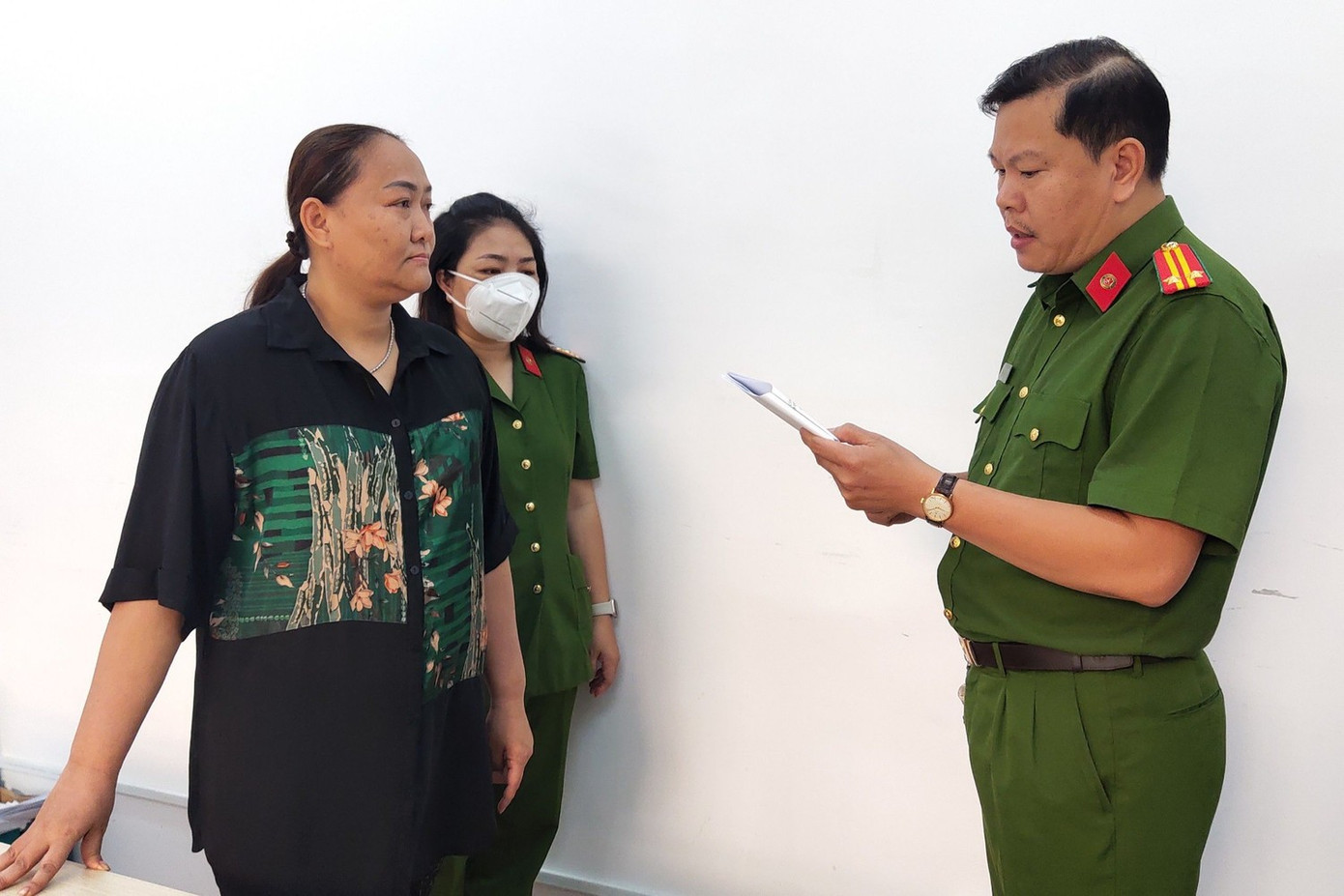 Cựu CSGT bị cáo buộc nhận hối lộ trong vụ đường dây khai thác cát trái phép - Ảnh 3.