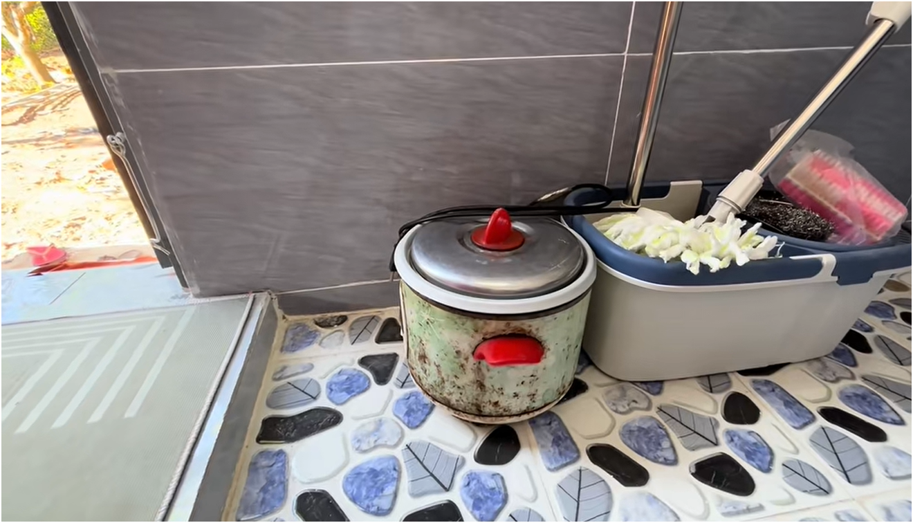 Ch&uacute; Ba Minh "nhặt vợ" nổi tiếng l&agrave;m t&acirc;n gia nh&agrave; mới, vợ cũ xuất hiện: Diễn biến h&uacute;t 1,5 triệu người - Ảnh 8.