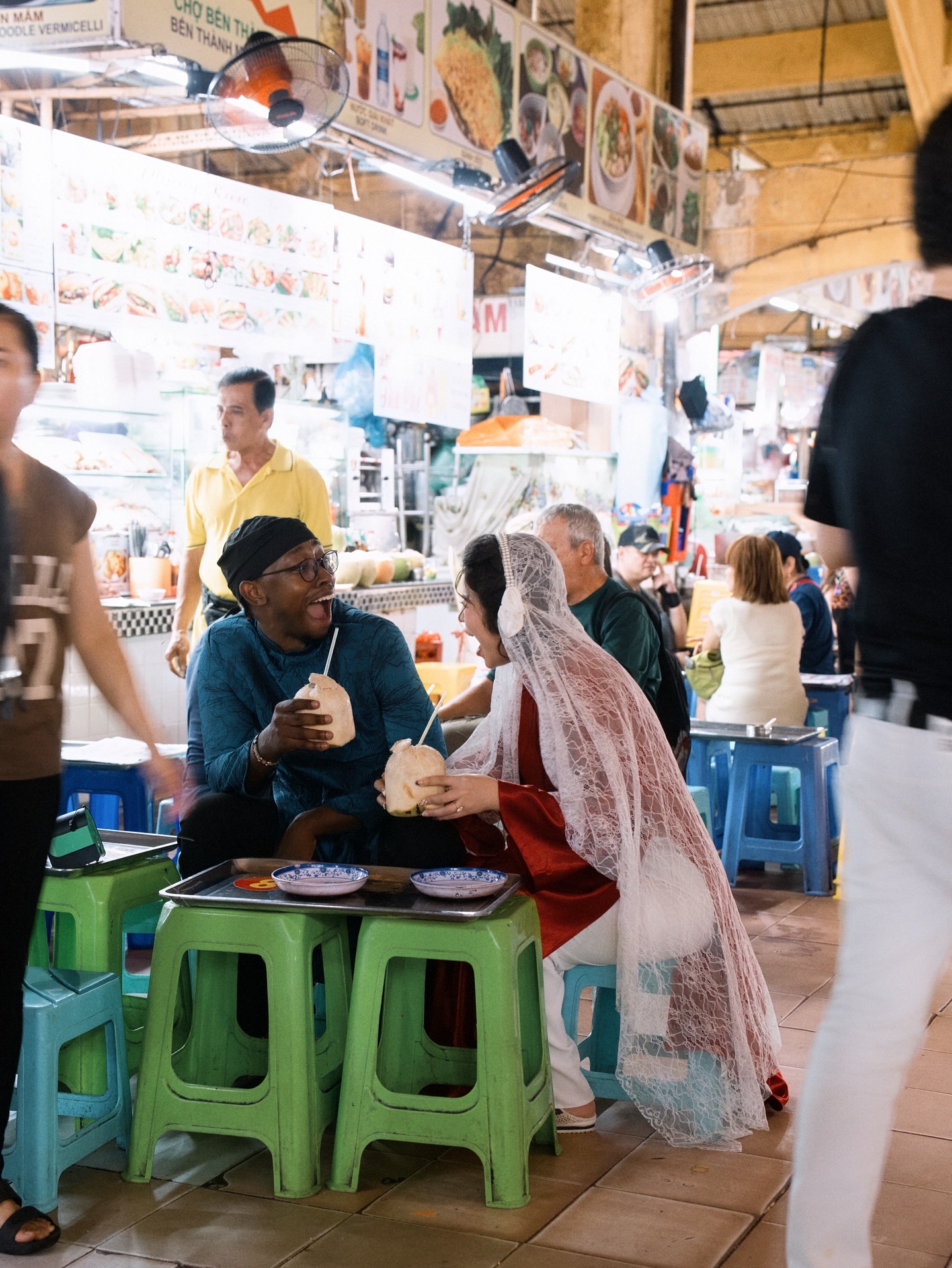 Bộ ảnh cưới cô dâu Việt và chú rể châu Phi viral nhất lúc này- Ảnh 4. Bộ ảnh cưới cô dâu Việt và chú rể châu Phi viral nhất lúc này- Ảnh 4.