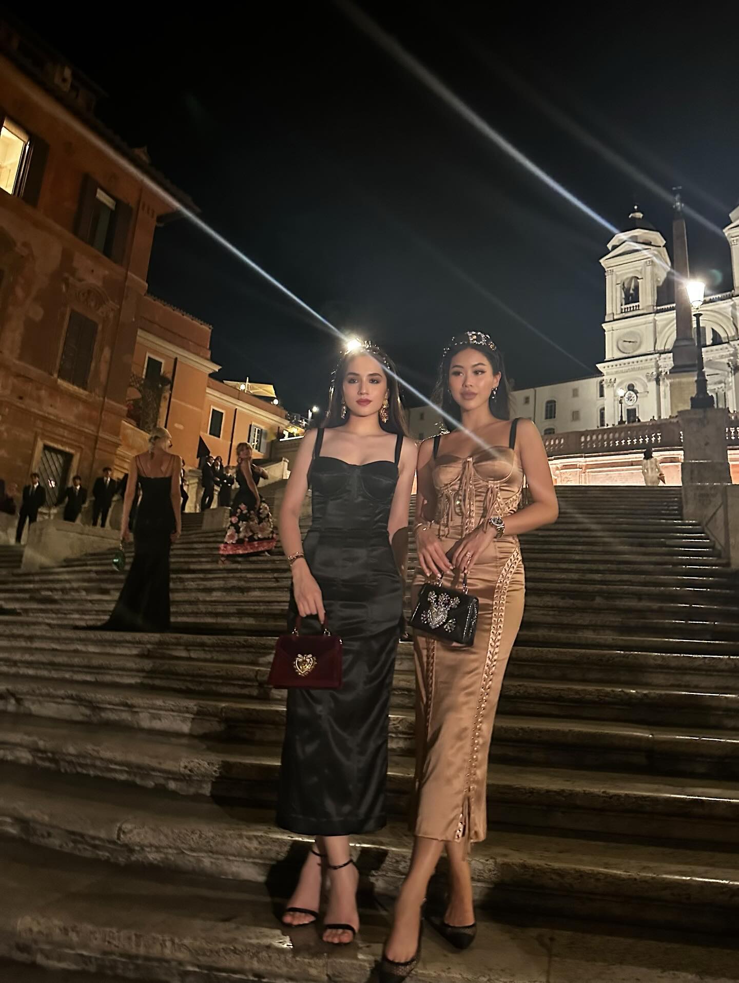 Đội hình đi ăn cưới sang nhất Việt Nam của các con tỷ phú Johnathan Hạnh Nguyễn- Ảnh 6.