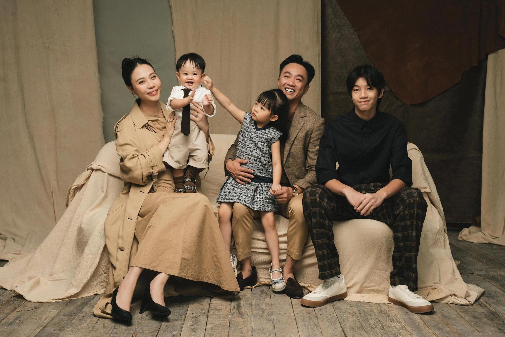 Nữ ca sĩ dân tộc Tày đổi đời nhờ làm vợ đại gia phố núi, con trai tập đoàn nghìn tỷ - Ảnh 6.