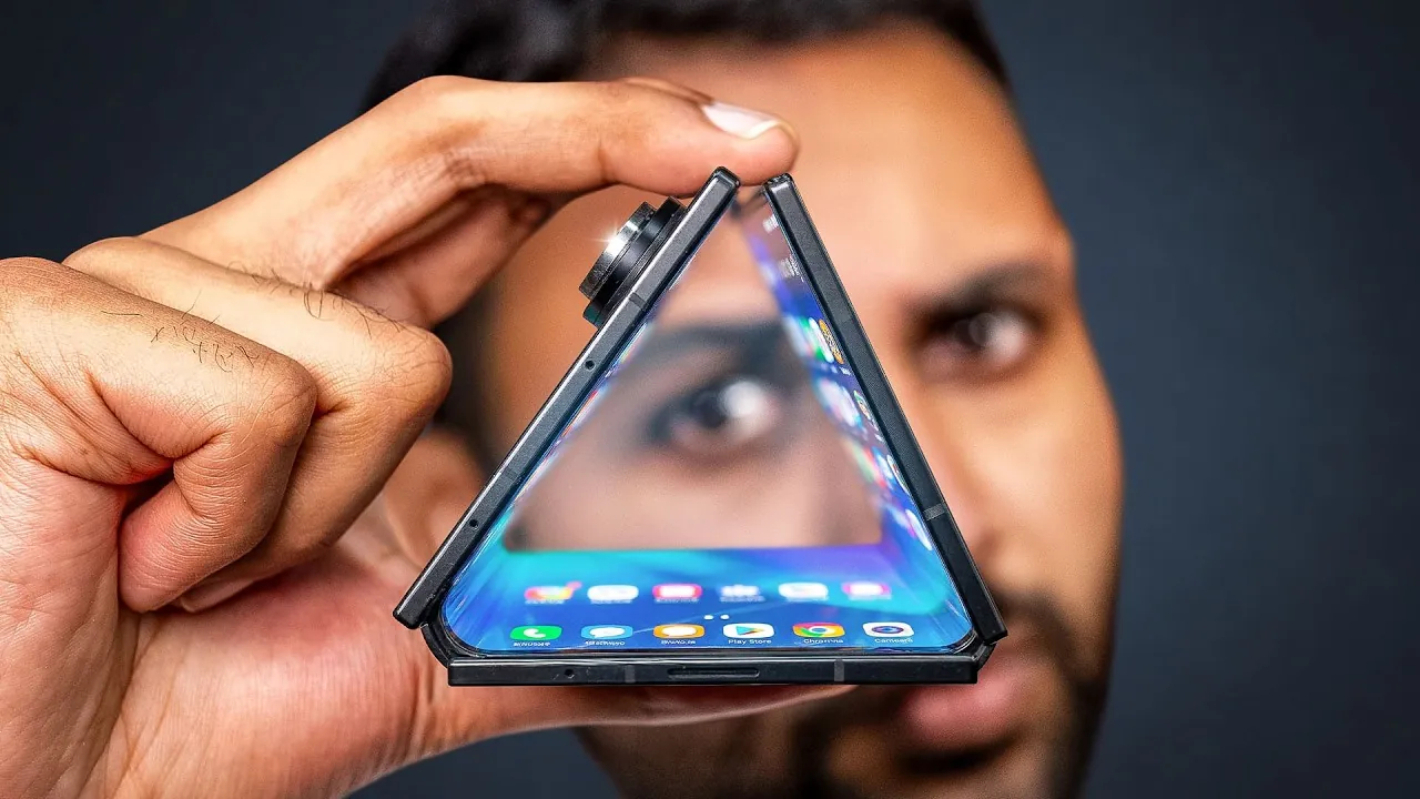 Galaxy Z Trifold: Máy tính bảng gập 3 với trải nghiệm đa nhiệm vượt trội - Ảnh 3. Galaxy Z Trifold: Máy tính bảng gập 3 với trải nghiệm đa nhiệm vượt trội - Ảnh 3.