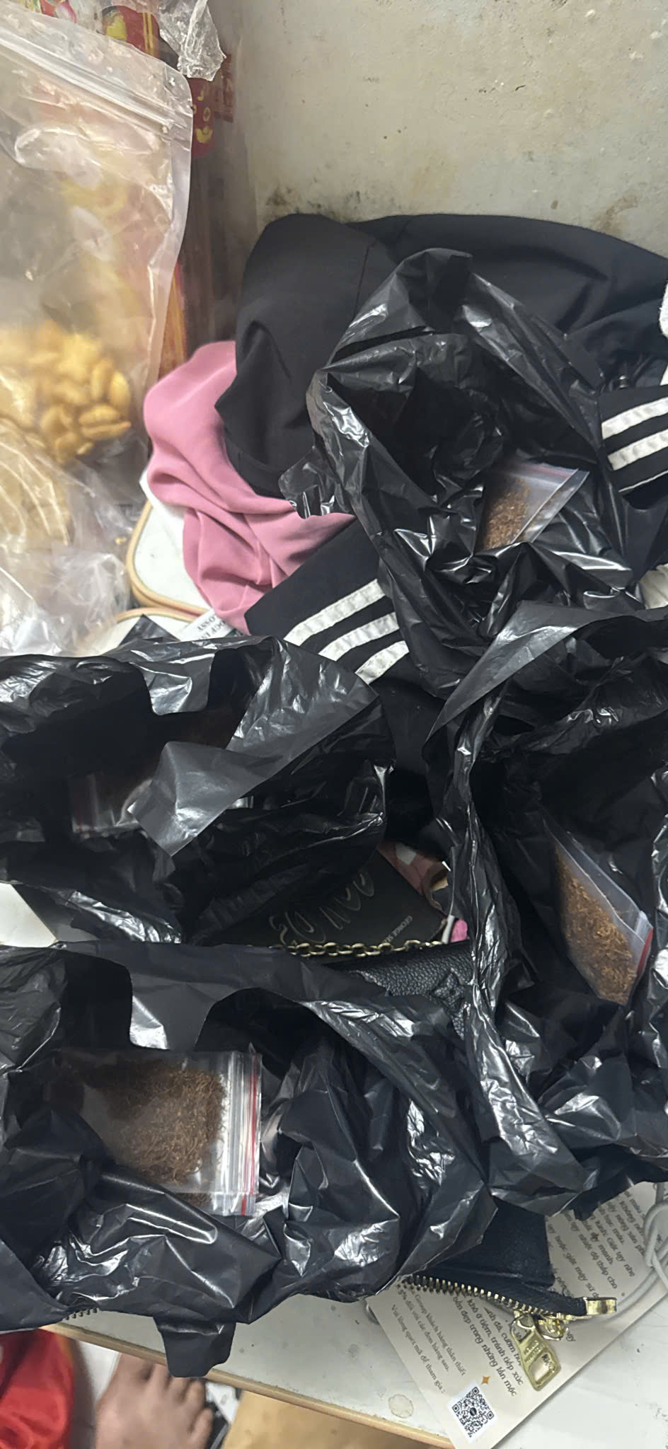 Sinh vi&ecirc;n mua ma t&uacute;y ở Đ&agrave; Nẵng bị triệt ph&aacute; trong đường d&acirc;y cỏ Mỹ - Ảnh 5.