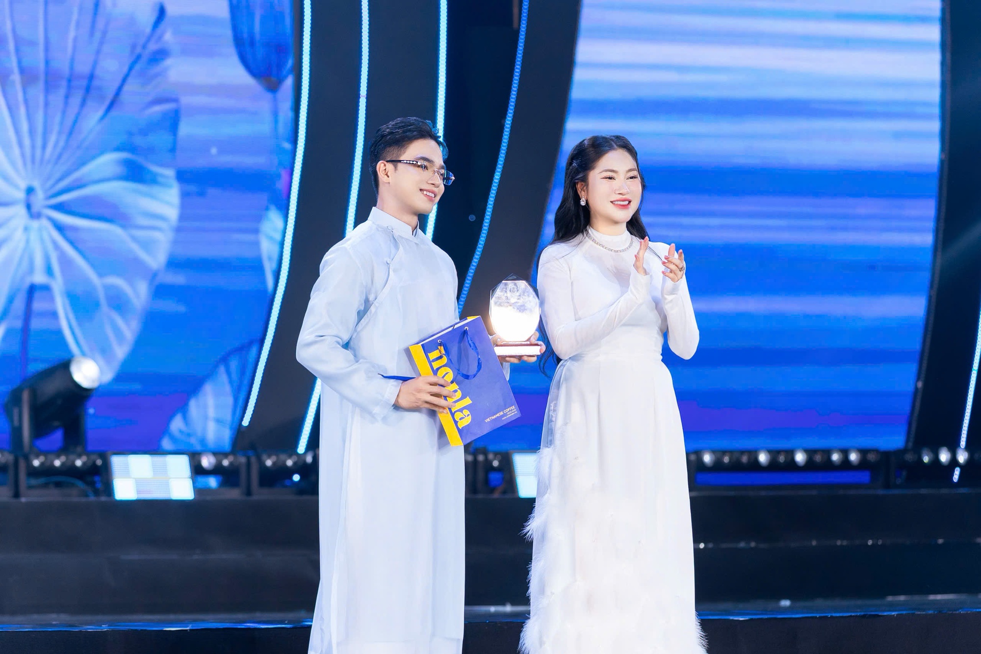 Nh&agrave;&nbsp;văn Nguyễn&nbsp;Hải Triều n&oacute;i về c&aacute;m dỗ showbiz, nhắn nhủ t&acirc;n Hoa hậu Sinh vi&ecirc;n H&ograve;a b&igrave;nh Việt Nam - Ảnh 3.